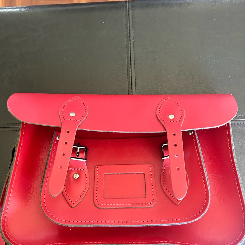 Brand new gorgeous Leather Satchel Co 30in